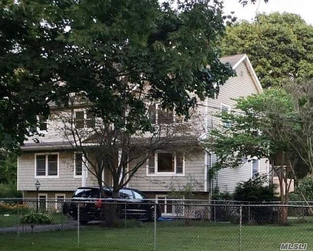 2nd image of 1056 Merriam Rd