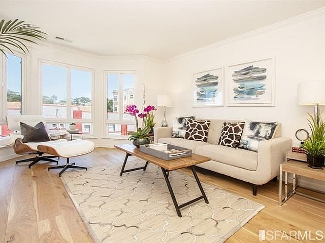 1st image of 553 Frederick St APT 301