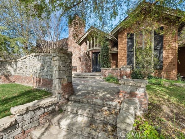 3210 Las Faldas Dr, Fullerton, CA 92835