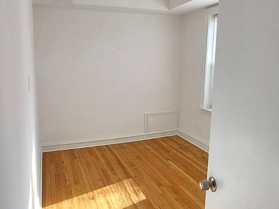 4th image of 1101 N Avers Ave #16735983