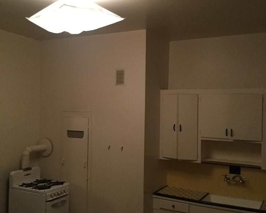 2nd image of 2870 24th St #2870