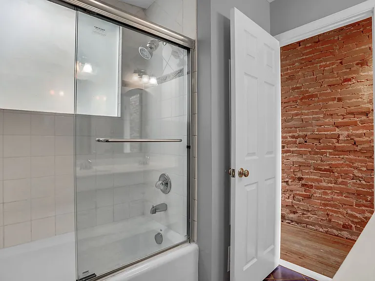 1409 Covington St — Photo 18