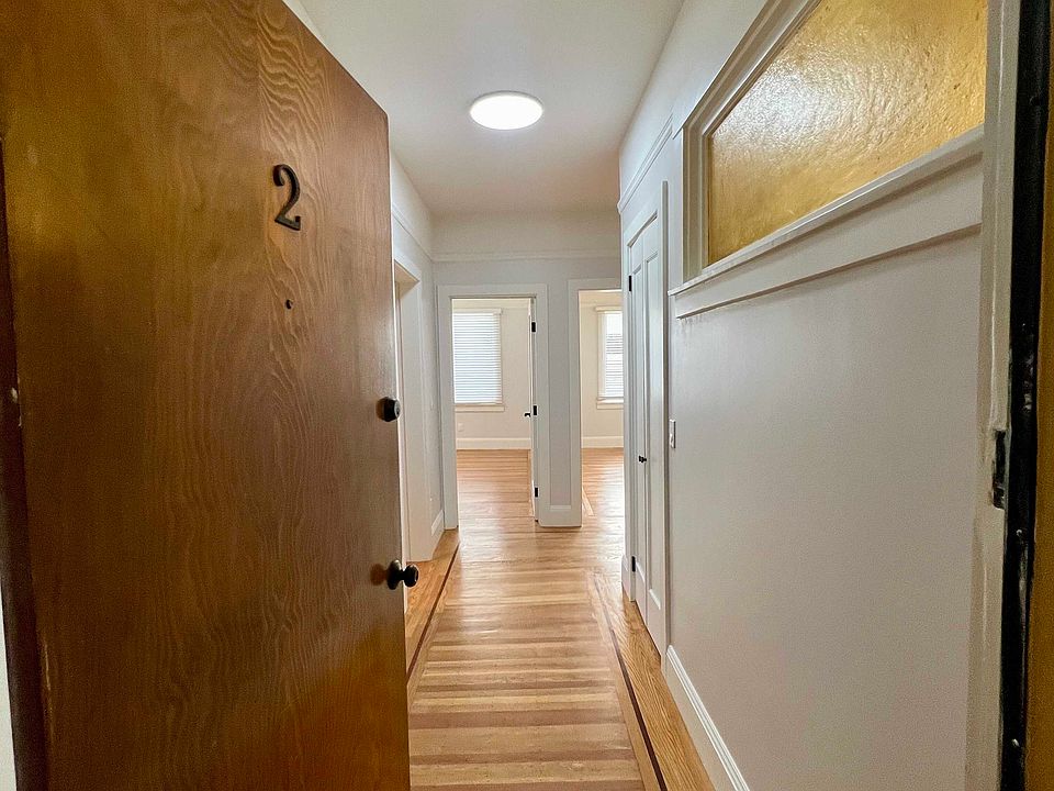 1st image of 190 8th Ave #2
