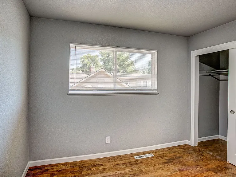 526 S Howes St — Photo 8