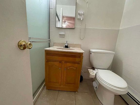 5th image of 21-18 33rd Ave #1L