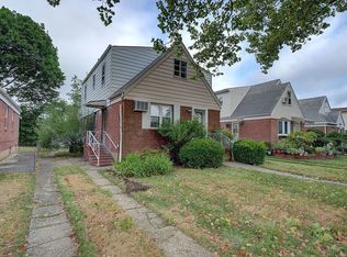 81-20 249th St, Bellerose, NY 11426