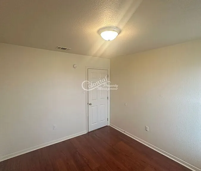 3204 Baldwin Loop #B — Photo 9