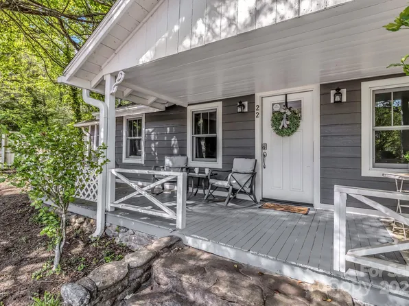 22 Moore Cir, Black Mountain, NC 28711