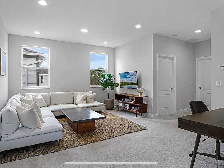 734 Rivington Ave — Photo 14