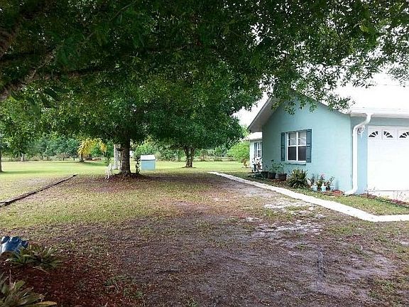 2-Car Side Entry to Home