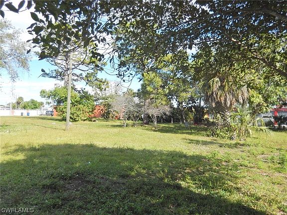 4th image of 2325 Royal Palm Ave