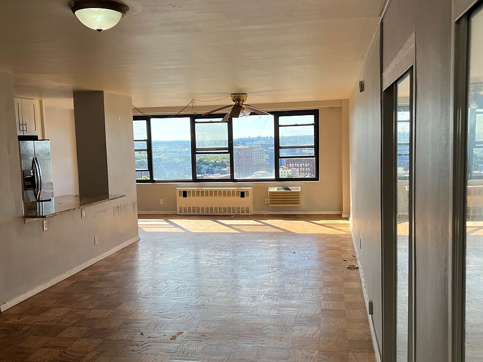 1st image of 10 Huron Ave