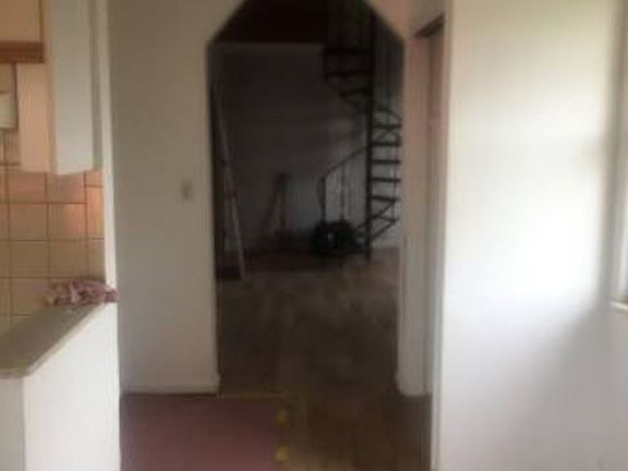 3rd image of 107 27th Ave #1