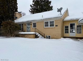 7931 Service St, Masury, OH 44438