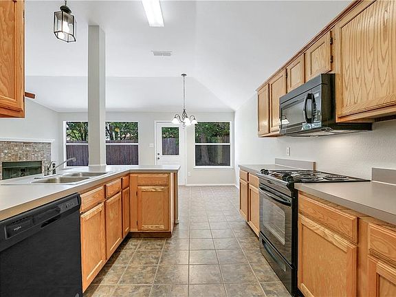 3rd image of 8333 Rain Forest Ln