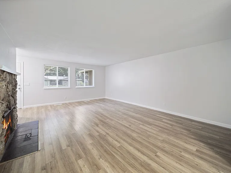 4323 Glen Terra Dr SE — Photo 8