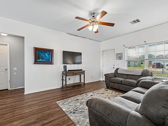 5th image of 1304 Granite Ln