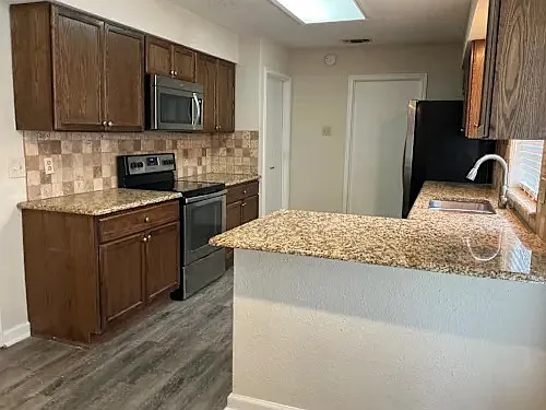 1717 Delaford Dr — Photo 4