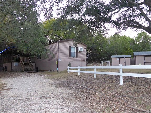 4th image of 849 Tamarack