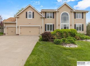 17824 Washington Cir, Omaha, NE 68135