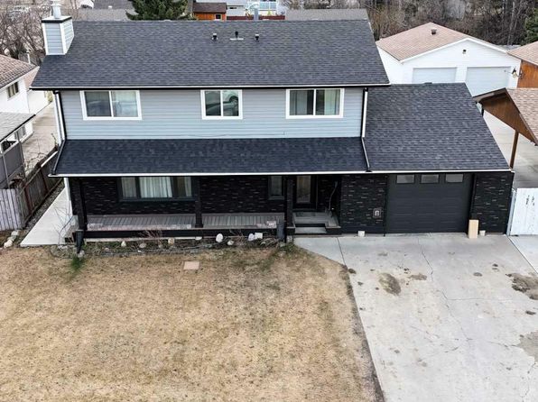 1206 50th St, Edson, AB T7E 1G2