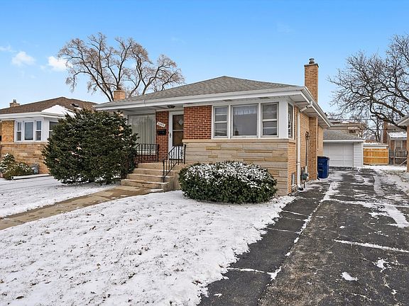 2nd image of 2439 Ernst St