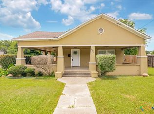 905 N Navarro St, Victoria, TX 77901