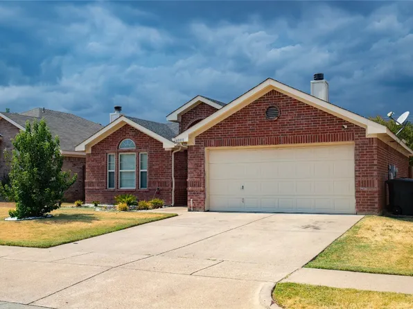 4800 Sapphire Ln, Granbury, TX 76049