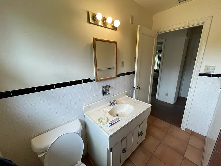 2376 Lk Wood Blvd — Photo 27