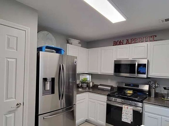 4th image of 9517 Lakeview Rd