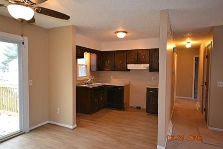 Dining room into kitchen