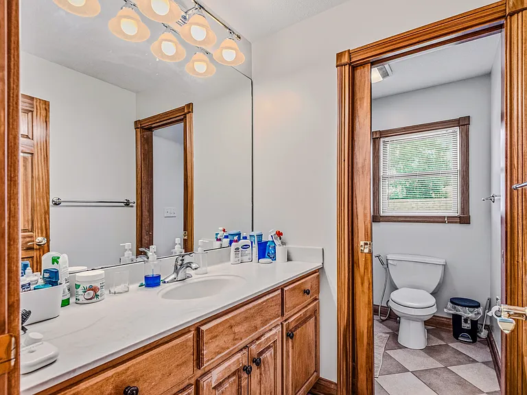 725 Greystone Ct — Photo 36