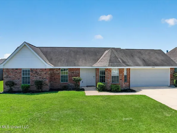 2204 Irma Cir, Ocean Springs, MS 39564