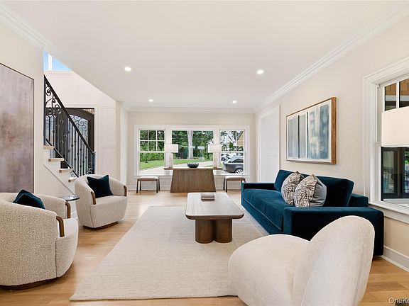 4th image of 106 Cove Road