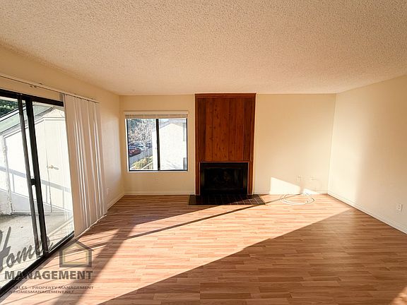 5th image of 450 W Vermont Ave #1704