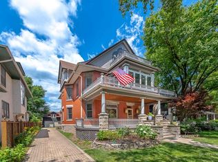 159 N Elmwood Ave, Oak Park, IL 60302