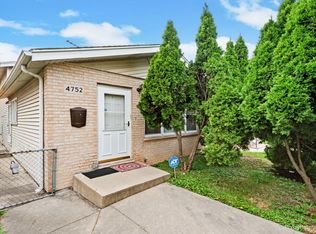 4752 S Luna Ave, Chicago, IL 60638