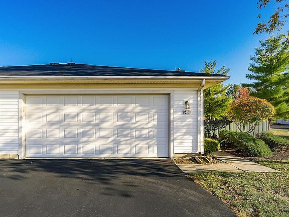 3rd image of 2483 Warm Springs Dr