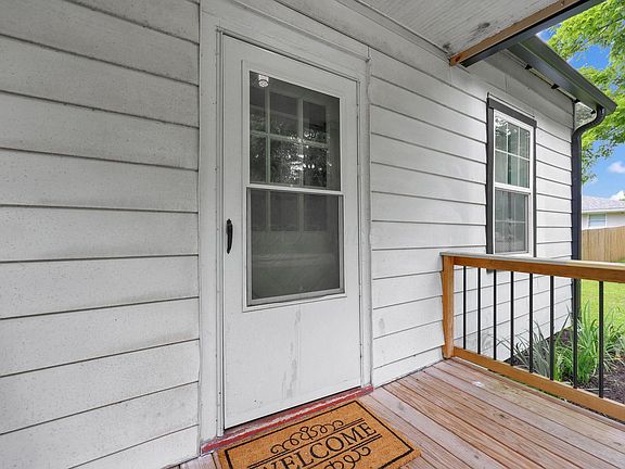 5th image of 315 E Main St