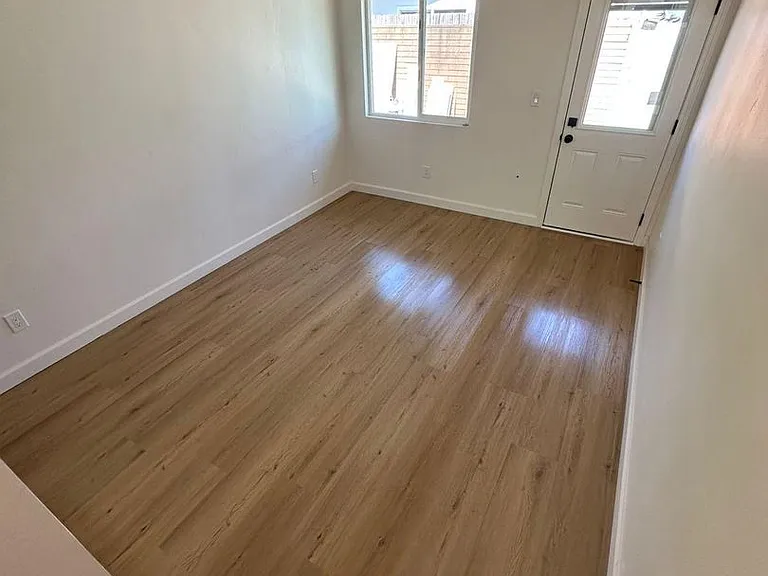 903 11th St #3-305 — Photo 3