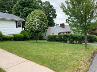 7 Bacon Dr, Saugus, MA 01906