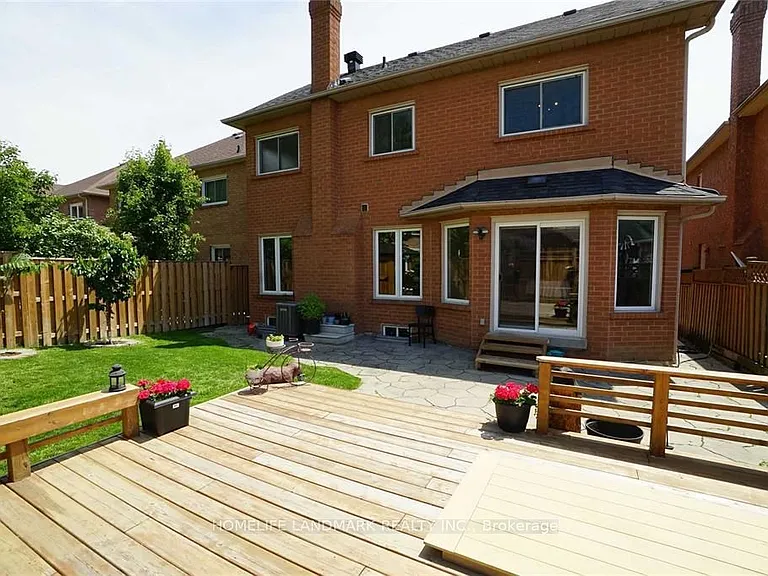 4887 Natkarni Cres — Photo 32