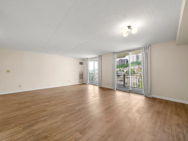 1077 River Rd #606 — Photo 6