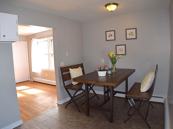 5th image of 11 Tremont Ave APT 1