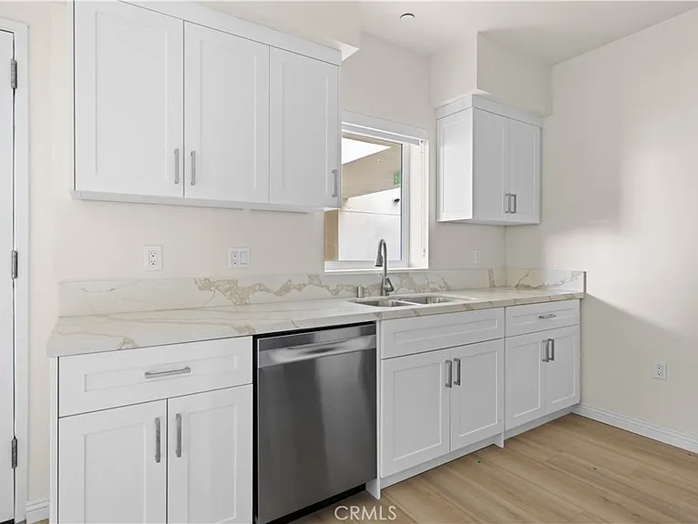 1818 S Norton Ave #311 — Photo 12
