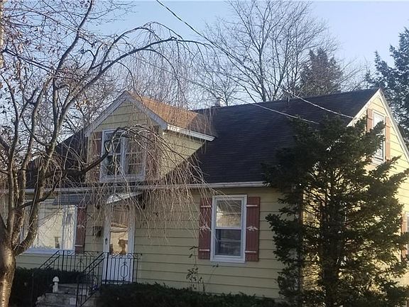 2nd image of 154 Stuerwald Ave