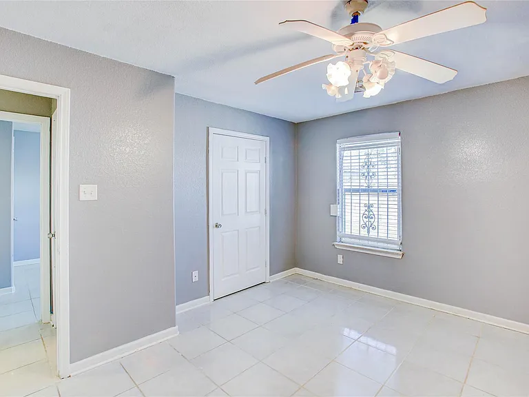 11807 Greenmesa Dr — Photo 7