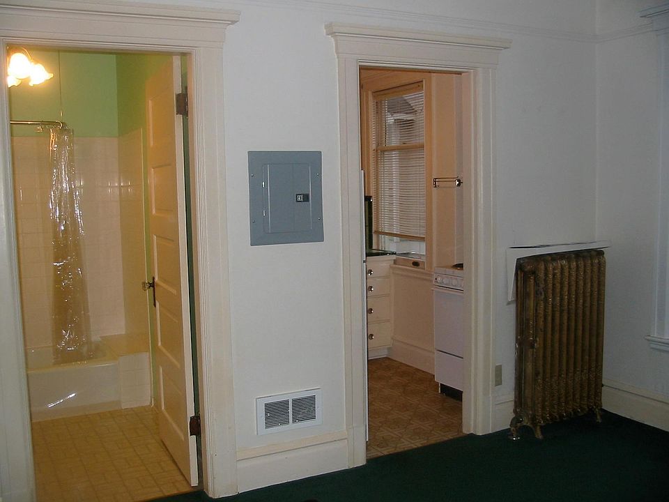 Building Photo 4