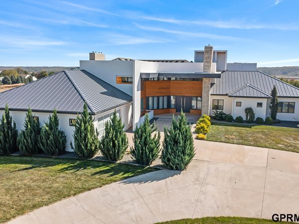 31600 Silverado Ln, Waukee, IA 50263