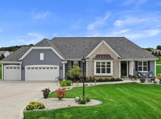 W220S3943 Crestview Ct, Town Of Waukesha, WI 53189